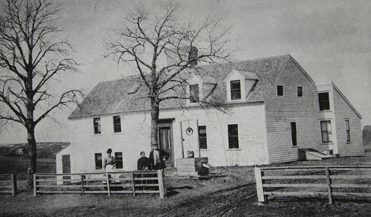 A black and white photograph of the Hart house about 1890