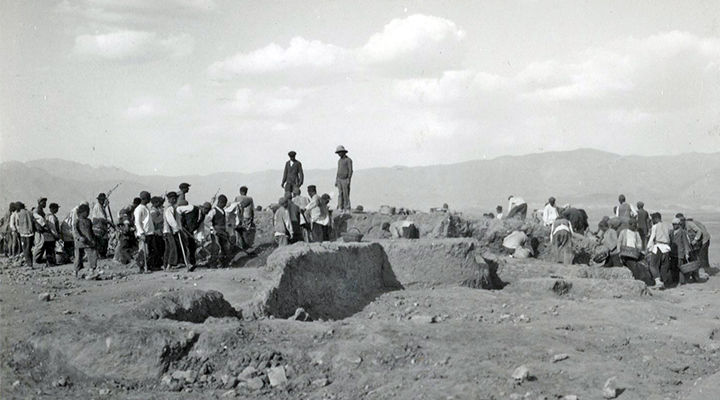 Black and white photograph of Nishapur excavators