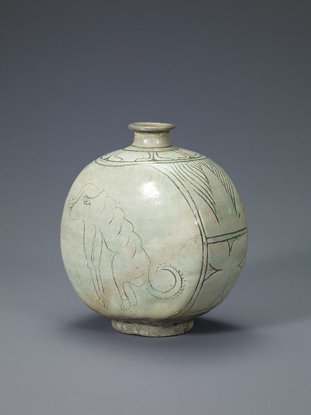 Flask-Shaped Bottle with Decoration of a Dog