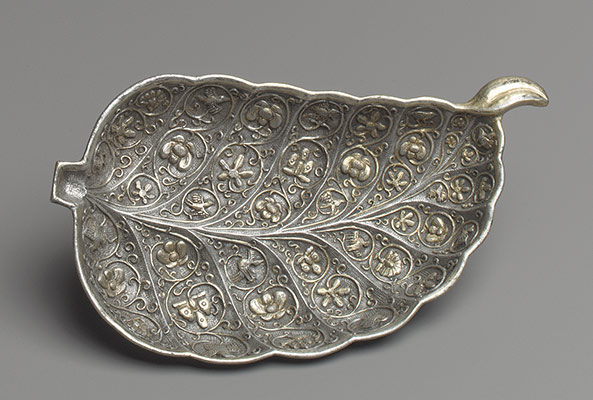 Dish in the Shape of a Leaf