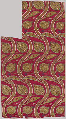 Fragmentary loom width with wavy-vine pattern