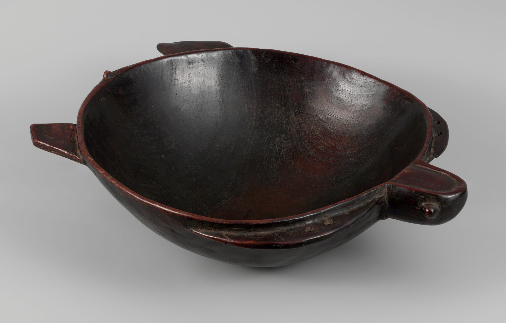 Object Type: Inspiration Dish Indigenous Name: Darivonu Location: Fiji Date: Early 19th Century Materials: Wood Dimensions: W. 22 x L. 18 7/8 in. Institute: The Metropolitan Museum of Art, 1979.206.1579