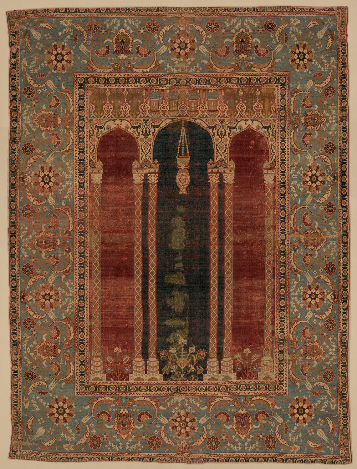 Carpet with Triple-arch Design