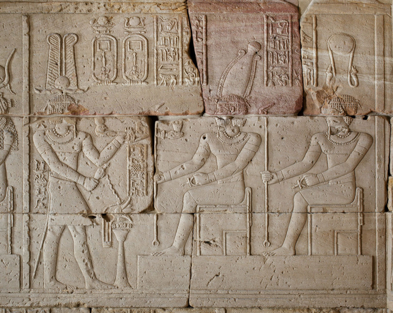 Detail depicting Augustus (left) burning incense and making a libation (a liquid offering) to the deified brothers Pedesi and Pihor (center and right)
