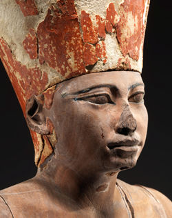 File:Figure with clay braids, Egypt, Middle Kingdom, Dynasties 11-12, c.  2134-1784 BC, wood, pigment, clay beads, string - Oriental Institute  Museum, University of Chicago - DSC07851.JPG - Wikimedia Commons
