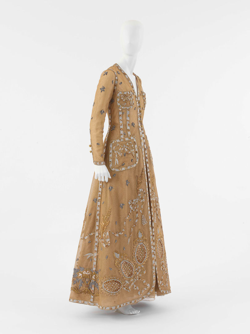 Karl Lagerfeld (French, born Hamburg 1938–2019 Paris) for House of Chanel (French, founded 1913). Evening Ensemble, fall/winter 1989–90. French. Silk, metal; Length at CB (a): 58 3/4 in. (149.2 cm) Length at CB (b): 44 1/4 in. (112.4 cm). The Metropolitan Museum of Art, New York, Gift of Mrs. Charles Wrightsman, 1993 (1993.157.7a, b)