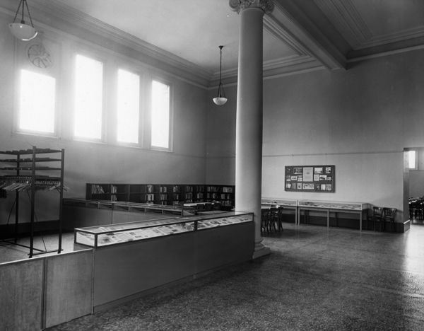 The Metropolitan Museum of Art, the Junior Museum (Wing B, Gallery 38): One Hundred Best Children's Books (Selected by The American Institute of Graphic Arts) (October 29–November 16, 1941); View of the Junior Library, coat check, and sales desk, looking northwest. Photographed October 1941. Image © The Metropolitan Museum of Art