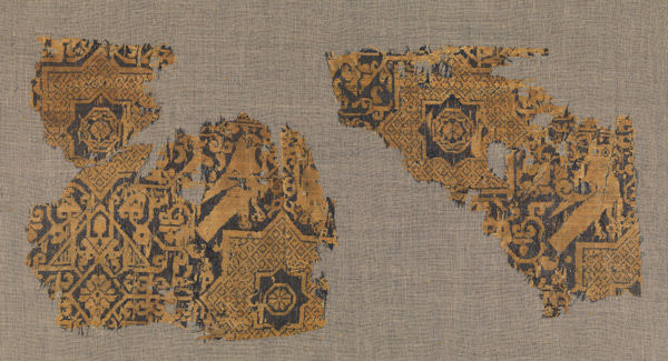 Textile with pattern of birds and stars, 11th–12th century | 46.156.11a