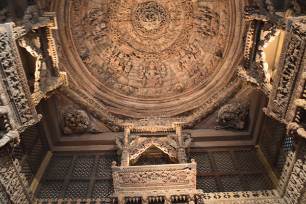 Ceiling in gallery 243 (South Asian Hindu-Buddhist and Jain Sculpture)