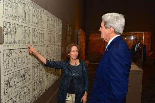 Secretary of State John Kerry viewing the exhibition with Joan Aruz, Curator in Charge of the Department of Ancient Near Eastern Art