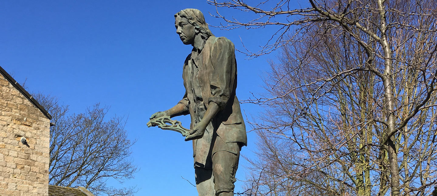 Photo of a statue of Thomas Chippendale Sr. in Otley, England