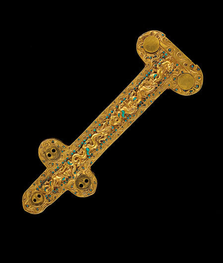 Cover for a dagger sheath