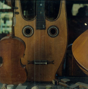 <i>La Vitrine du Luthier</i>