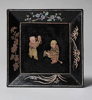 Square tray with two boys