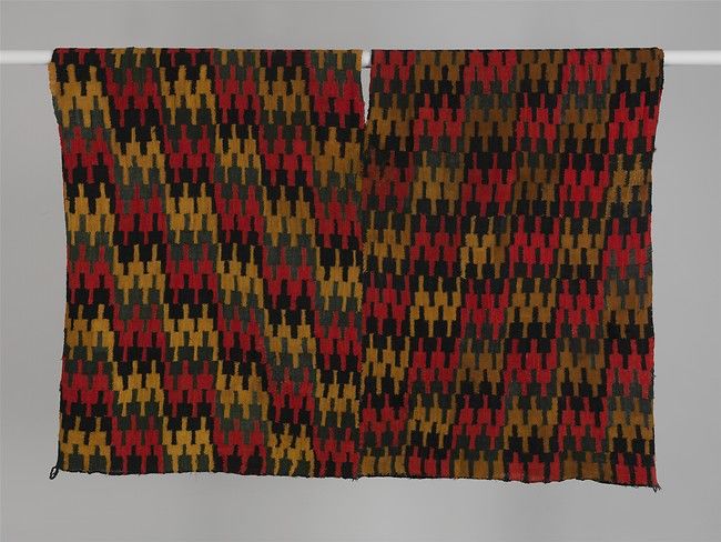 Tunic of Stepped Pattern