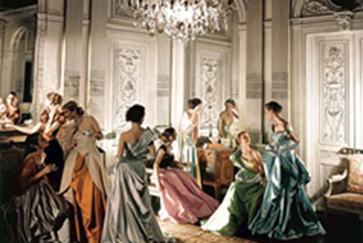 Dorian Leigh (fourth from left) and unidentified models in Charles James