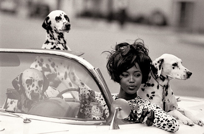 Naomi Campbell in Geoffrey Beene