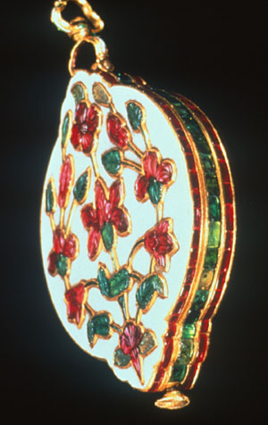 Locket pendant