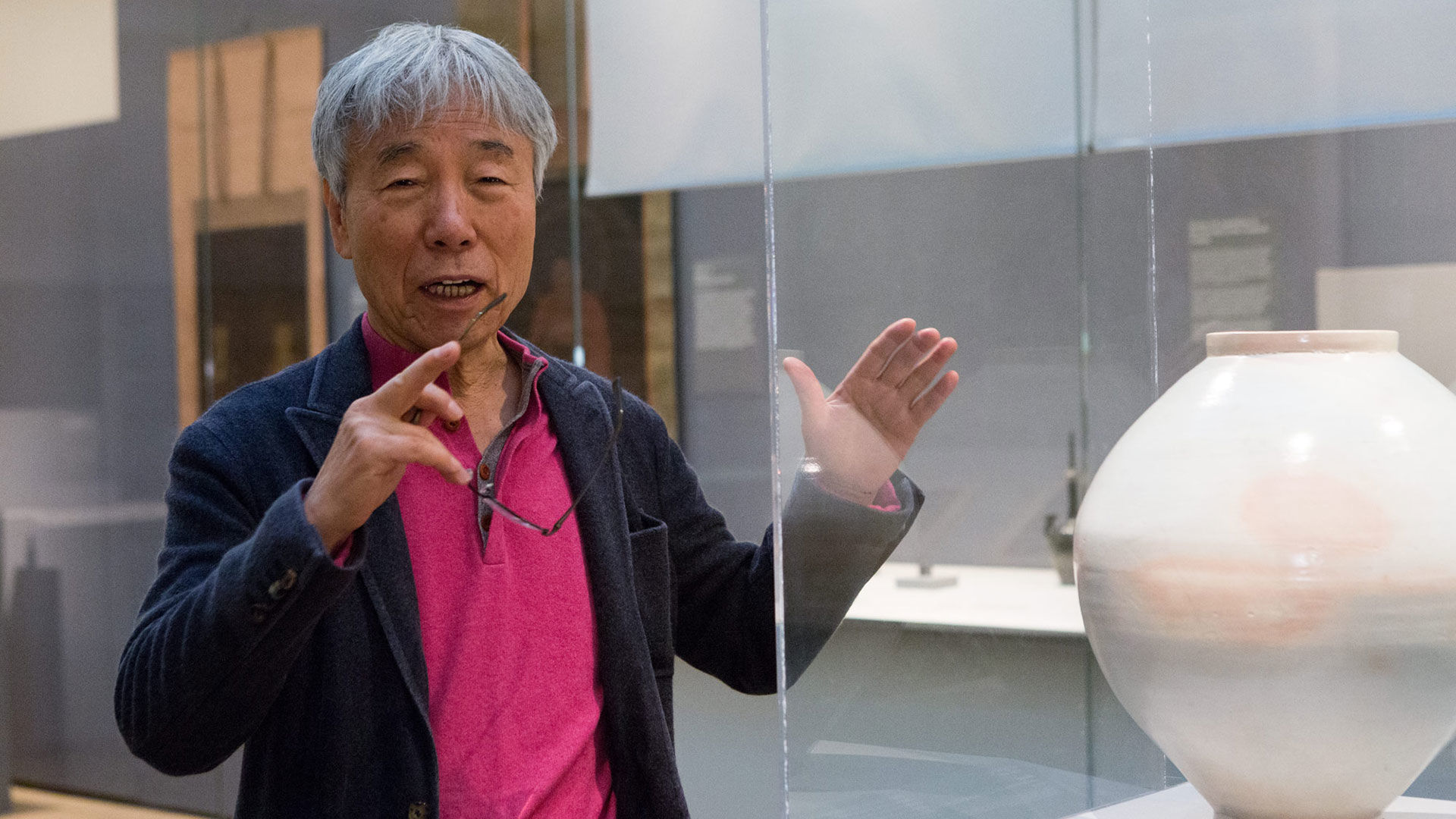 Lee Ufan reflects on the Moon Jar