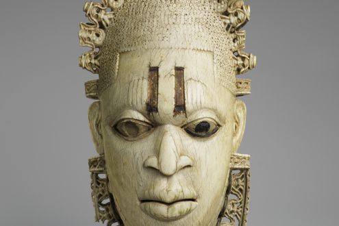 Queen mother pendant mask