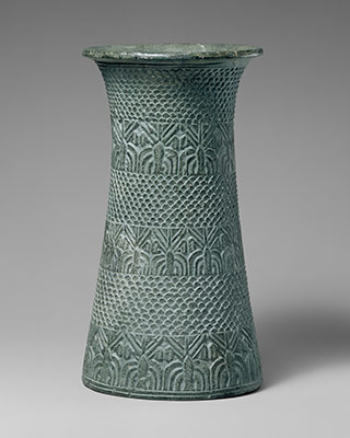 Vase with overlapping pattern and three bands of palm trees