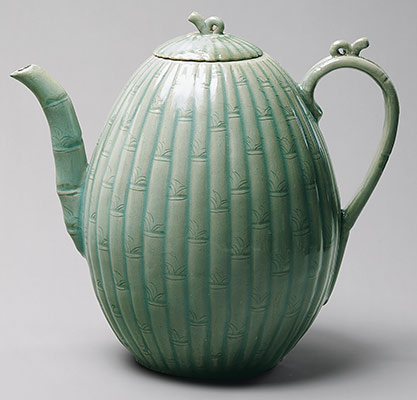Melon-shaped ewer with decoration of bamboo