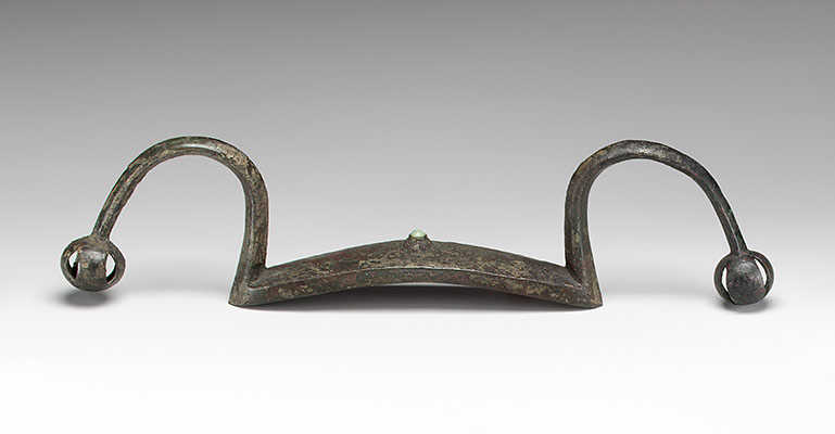 Bow-shaped fitting