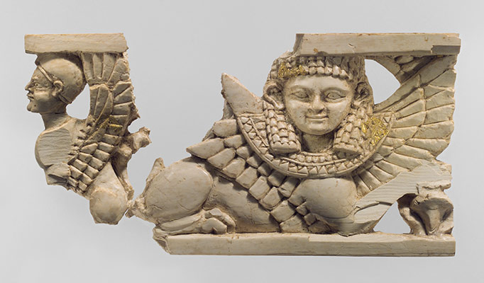 Openwork furniture plaque with two sphinxes