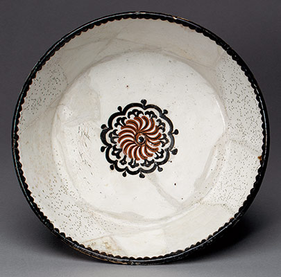 Bowl with rosette