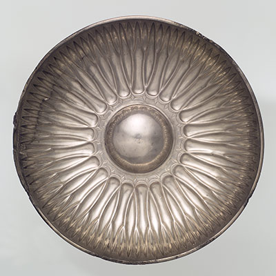 Bowl with a radiating petal design