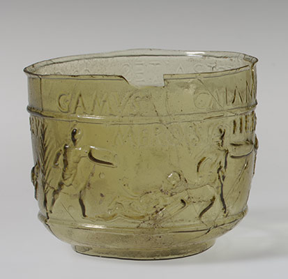 Glass gladiator cup