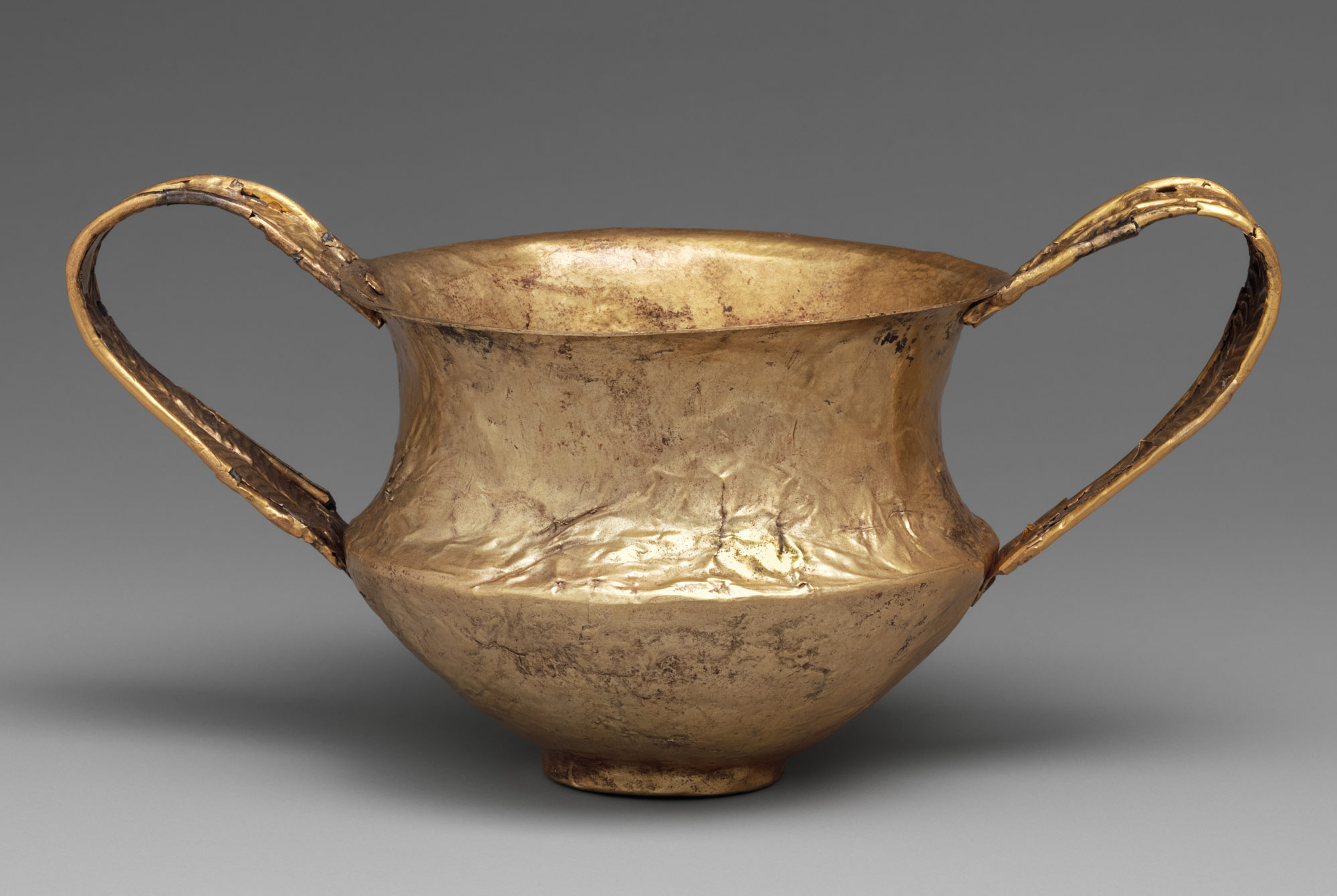 Gold kantharos (drinking cup with two high vertical handles)