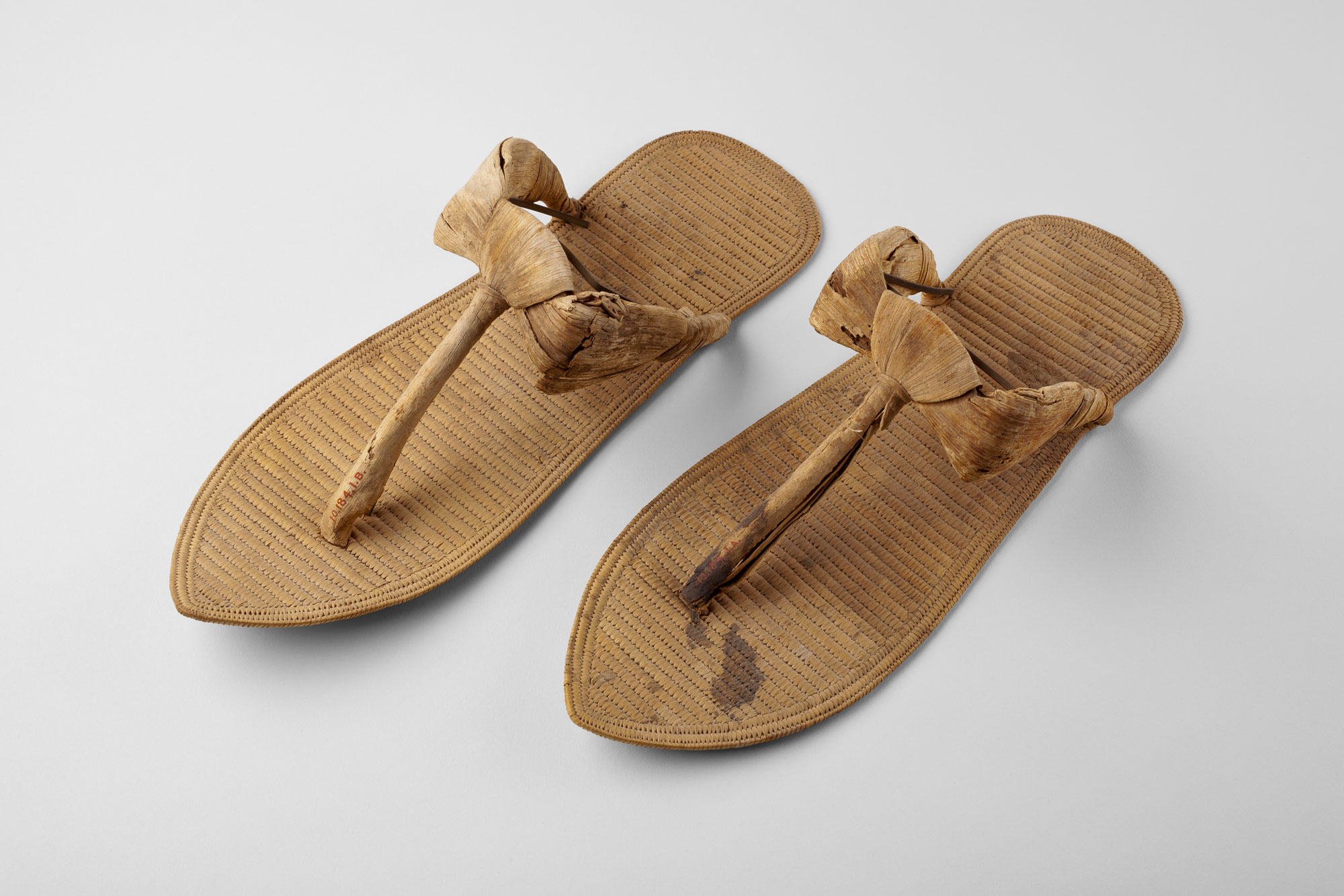 Are Men And Women Shoes Build Different Are Men And Women Shoes Build Different