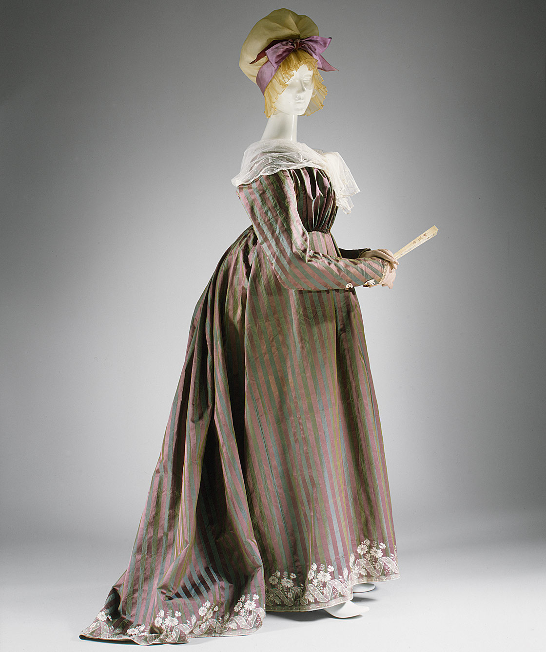essays on victorian fashion Victorian periodicals observed the fashion seasons, changes in feminine and masculine status, and distinctions between generations, as well as perpetuated the rituals of dress for christening, coming of age, weddings, funerals and mourning. essays on victorian fashion Victorian periodicals observed the fashion seasons, changes in feminine and masculine status, and distinctions between generations, as well as perpetuated the rituals of dress for christening, coming of age, weddings, funerals and mourning.