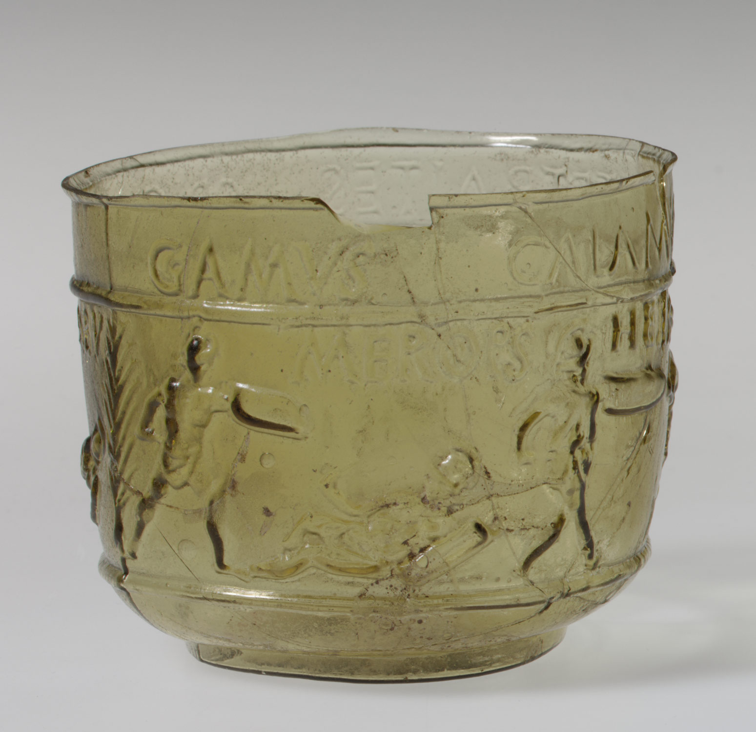 Glass gladiator cup